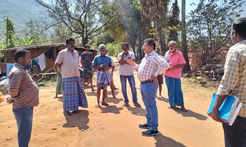 கல்வராயன் மலையடிவார பகுதிகளில் சட்டவிரோதமாக செம்மண் கடத்தல்