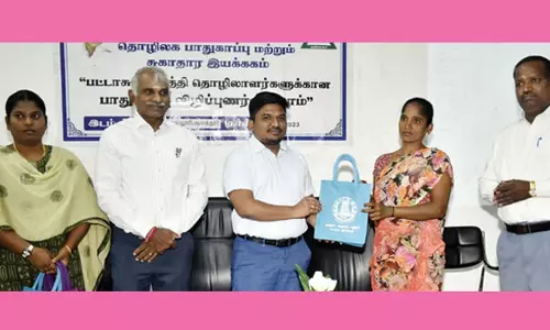 பட்டாசு விபத்தில்லாத மாவட்டமாக உருவாக்க தொழிலாளர்கள் ஒத்துழைக்க வேண்டும்