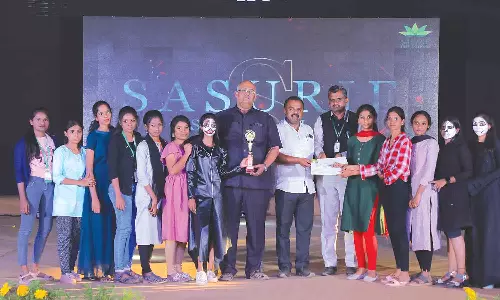 விஜயமங்கலம் சசூரி கல்லூரியில் கலைப்போட்டிகள் - வெற்றி பெற்ற மாணவர்களுக்கு பரிசு