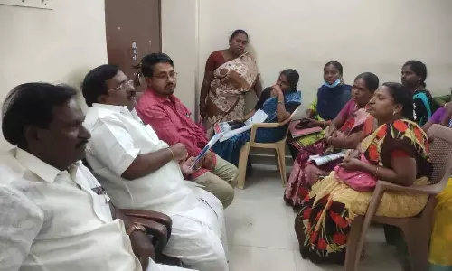 பயனாளிகள் நிதியை கையாடல் செய்த அதிகாரிகள் மீது நடவடிக்கை