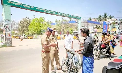 ஹெல்மெட் அணியாமல் வாகனம் ஓட்டியவர்களுக்கு அபராதம்