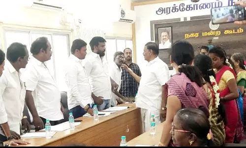 அரக்கோணத்தில் நாய், கொசு தொல்லை அதிகம்