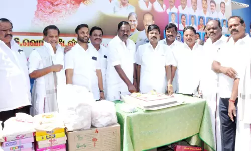 மு.க. ஸ்டாலின் பிறந்த நாளை முன்னிட்டு முதியோர் இல்லத்தில் நல திட்ட உதவிகள்