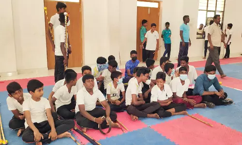 கடலூரில்முதல் அமைச்சர் கோப்பை போட்டி::சிலம்ப வீரர்கள் தர்ணா போராட்டம்