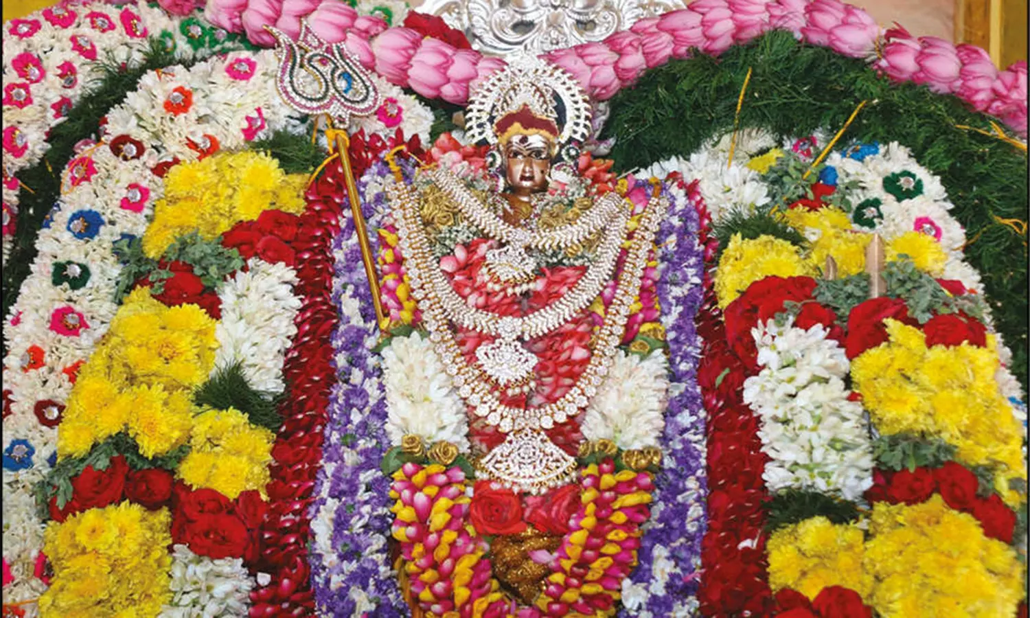 கோவை கோனியம்மன் கோவில் தேரோட்டம் கோலாகலம்: ஆயிரக்கணக்கான பக்தர்கள் வடம் பிடித்து இழுத்தனர்