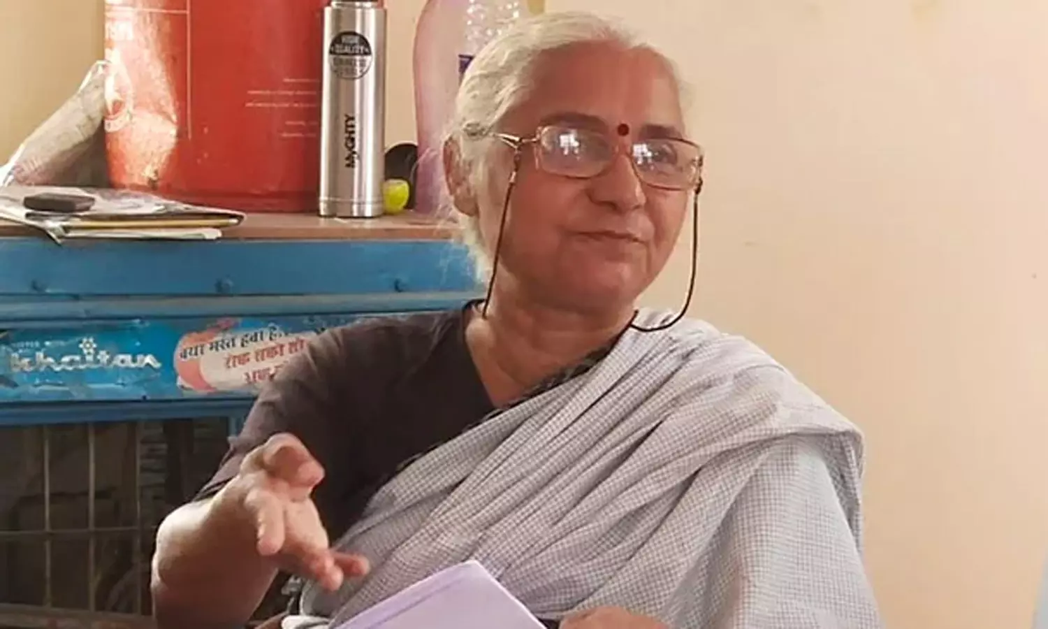 சமூக ஆர்வலர் மேதா பட்கர் வருகை- ஏகனாபுரத்தில் போலீஸ் குவிப்பு சமூக ஆர்வலர் மேதா பட்கர் வருகை- ஏகனாபுரத்தில் போலீஸ் குவிப்பு