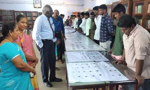 திருச்செந்தூர் ஆதித்தனார் கல்லூரியில் தபால்தலை, நாணய கண்காட்சி