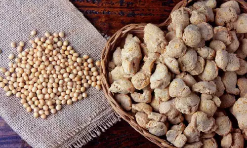 சோயா உற்பத்தியை அதிகரிக்க நடவடிக்கை எடுக்க வேண்டும் - பல்லடம் கறிக்கோழி உற்பத்தியாளர்கள் கோரிக்கை