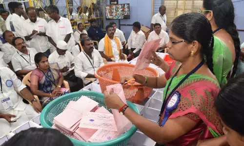 ஈரோடு இடைத்தேர்தல் - அதிமுகவை விட 33,612 வாக்குகள் வித்தியாசத்தில் காங்கிரஸ் முன்னிலை