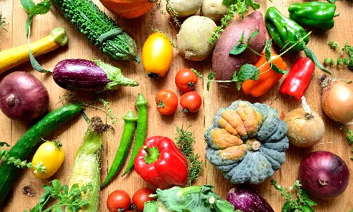நாம் அன்றாடம் சாப்பிடும் காய்கறிகளின் வரலாறும், சத்துப்பட்டியலும்..