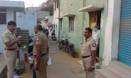 முறைகேடாக தங்கியிருக்கும் நைஜீரியர்களை பிடிக்க திருப்பூரில் வீடு வீடாக போலீசார் அதிரடி சோதனை