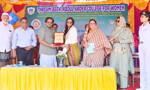 கீழக்கரை தாசீம்பீவி மகளிர் கல்லூரியில் விளையாட்டு விழா