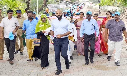 கல்லூரி மாணவிகள் விழிப்புணர்வு பேரணி