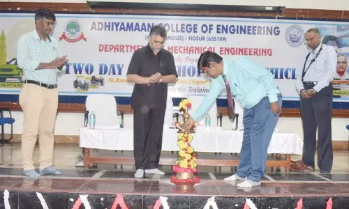 ஓசூர் அதியமான் கல்லூரியில்மின்சார வாகனம் தயாரிக்கும் முறை பற்றிய பயிற்சி