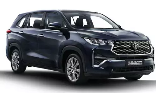 இன்னோவா ஹைகிராஸ் புதிய வேரியண்ட் இந்தியாவில் அறிமுகம்