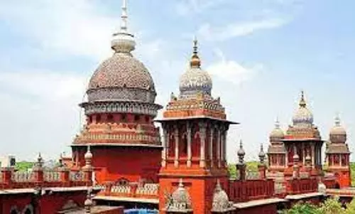 அரியலூர் மாவட்டத்தில் மண் குவாரிகள் உரிமம் நிறுத்திவைப்பு- ஐகோர்ட்டு உத்தரவு