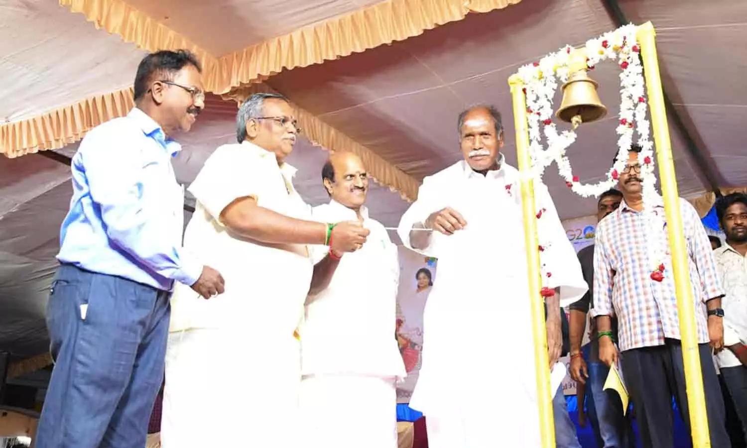 புதுவை கடற்கரையில் இசை நாட்டிய விழா-முதல்-அமைச்சர் ரங்கசாமி தொடங்கி வைத்தார்