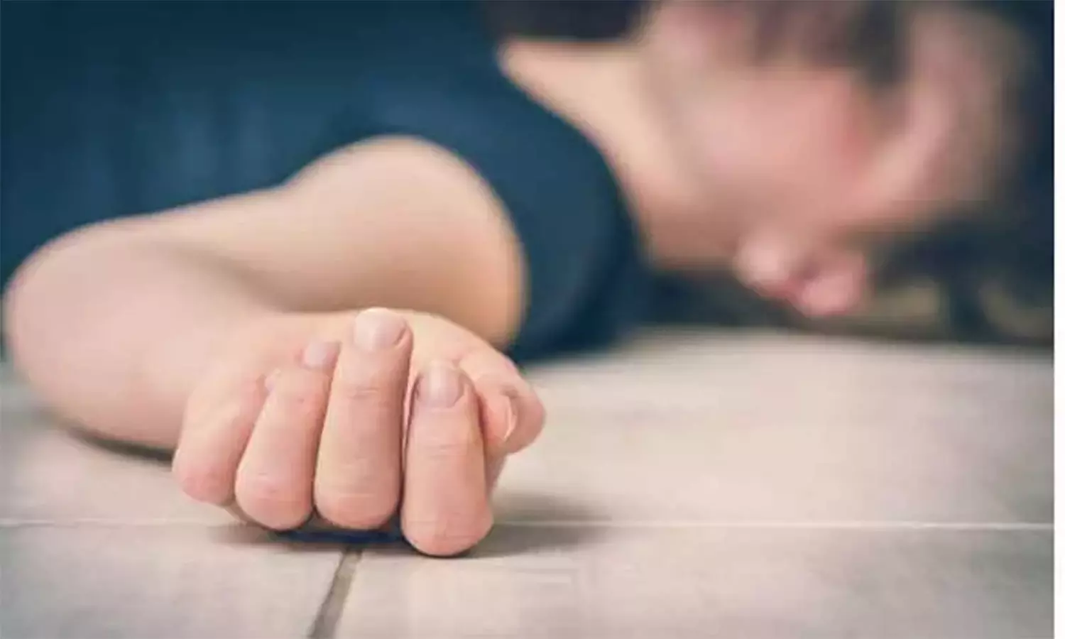 சைக்கிளில் சென்ற பெண் கீழே விழுந்து பலி