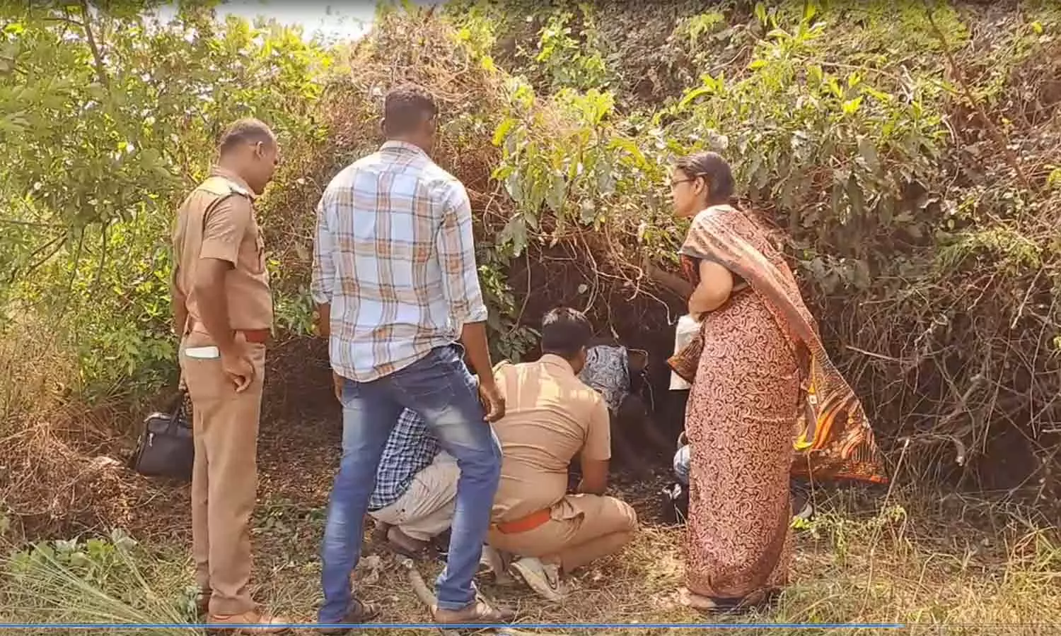 நான்கு மாத குழந்தையை கொன்று புதைத்த கொடூர தந்தை கைது: எலும்புக்கூடுகளை தோண்டி எடுத்து பரிசோதனை