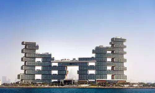 துபாயில் உலகின் மிக ஆடம்பரமான நட்சத்திர விடுதி: ஒரு நாள் வாடகை ரூ.82 லட்சம்