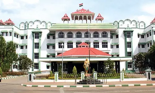 நேர்முகத்தேர்வு நடத்தாமல் ஊராட்சி ஒன்றிய அலுவலர்கள் நியமனம்- அதிகாரிகள் உரிய நடவடிக்கை எடுக்க மதுரை ஐகோர்ட்டு உத்தரவு