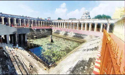 8 ஆண்டுகளுக்கு பிறகு ராமேசுவரம் கோவிலில் சேதுமாதவ தீர்த்த தெப்பக்குளத்தை தூர்வாரும் பணி