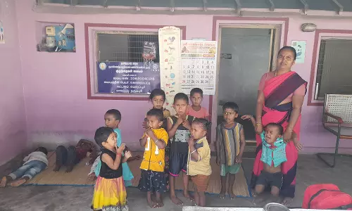 தனியார் வீட்டில் இயங்கும் அங்கன்வாடி மையம்