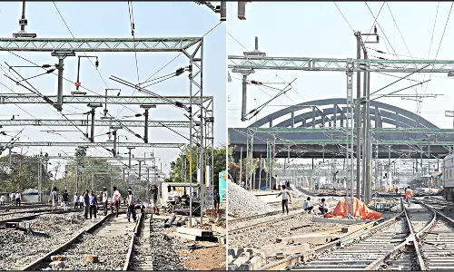 ஒரே நேரத்தில் 10 ரெயில்களை நிறுத்தும் வகையில் நடைமேடை சீரமைப்பு பணிகள்