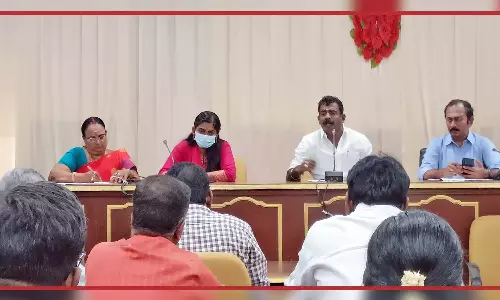 நெல்லையில் அரசு பள்ளிகளில் ஸ்மார்ட் வகுப்பறை திறப்பது குறித்து ஆலோசனை கூட்டம்