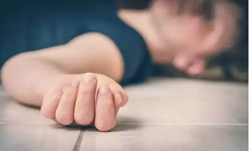 சைக்கிளில் சென்ற பெண் கீழே விழுந்து பலி