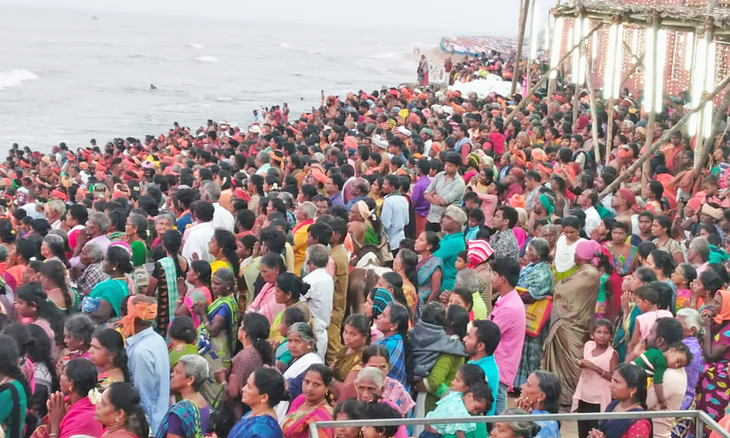 திருச்செந்தூர் அய்யா வைகுண்டர் அவதாரப்பதியில் அவதார தின விழா பல்லாயிரக்கணக்கான பக்தர்கள் தரிசனம்