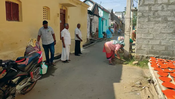 பொத்தனூர் பேரூராட்சியில்ஒருங்கிணைந்த தூய்மை பணி முகாம் பொத்தனூர் பேரூராட்சியில்ஒருங்கிணைந்த தூய்மை பணி முகாம்