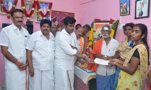 கிருஷ்ணகிரியில் கொல்லப்பட்ட ராணுவ வீரர் குடும்பத்தை அண்ணாமலை சந்தித்து நிதி உதவி