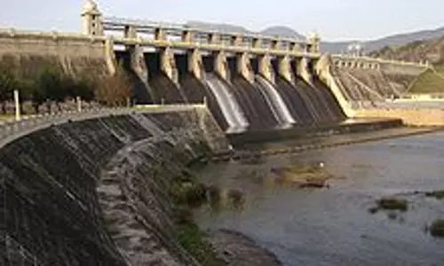 அமராவதி ஆற்றில் தண்ணீர் திறப்பு குறைப்பு