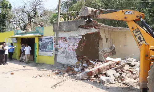 ரூ.13 கோடியில் மேம்பாலம் கட்ட ஆக்கிரமிப்புகள் அகற்றம்