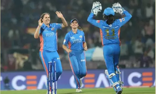 முதல் ஆட்டத்தில் முத்திரை பதித்த மும்பை இந்தியன்ஸ் - மோசமான தோல்வியை தழுவிய குஜராத் ஜெயண்ட்ஸ்