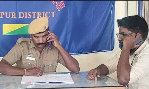திருப்பூர் மாவட்ட போலீஸ் கட்டுப்பாட்டு அறைக்கு வந்த வடமாநில தொழிலாளர்களின் 285 அழைப்புகளுக்கு விளக்கம் அளித்த போலீசார்