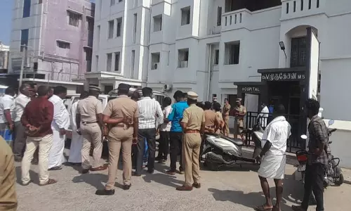 கள்ளக்குறிச்சி தனியார் ஆஸ்பத்திரியில் அறுவை சிகிச்சை செய்த பெண் திடீர் சாவு: உறவினர்கள் முற்றுகை