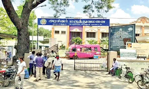 டாக்டர் எனக்கூறி கர்ப்பிணிக்கு சிகிச்சை அளிக்க முயன்ற போதை வாலிபர்