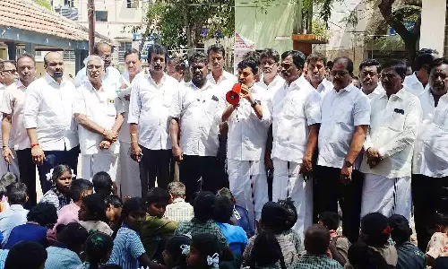 குறவன் சாதி சான்றிதழ் கேட்டு 7-வது நாளாக நூதன போராட்டம்