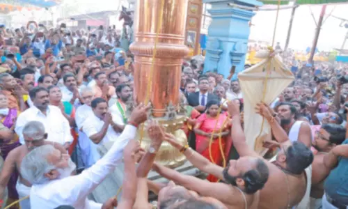 மண்டைக்காடு பகவதி அம்மன் கோவிலில் மாசி கொடை விழா கொடியேற்றத்துடன் தொடங்கியது