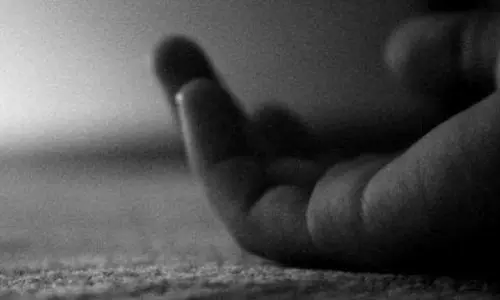 மண்ணிவாக்கத்தில் இளம்பெண் தூக்குப்போட்டு தற்கொலை