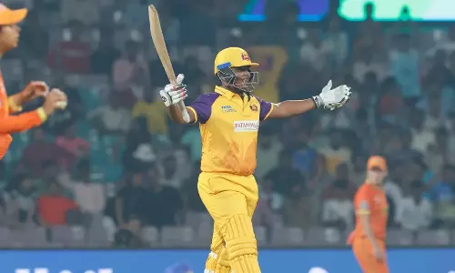 மகளிர் பிரீமியர் லீக் - கடைசி ஓவரில் குஜராத்தை வீழ்த்தி திரில் வெற்றி பெற்றது உ.பி. அணி