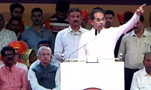 நான் வேண்டுமா, ஏக்நாத் ஷிண்டே வேண்டுமா என்பதை மக்கள் முடிவு செய்வார்கள் - உத்தவ் தாக்கரே