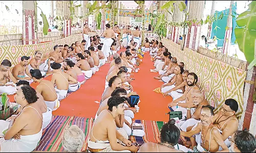 சிதம்பரம் நடராஜருக்கு நடந்த மகா அபிஷேகம்: திரளான பக்தர்கள் தரிசனம்