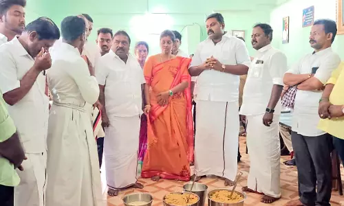 சங்கரன்கோவிலில் முதல்-அமைச்சர் பிறந்தநாள் விழா நலத்திட்டங்கள் வழங்கி கொண்டாட்டம்