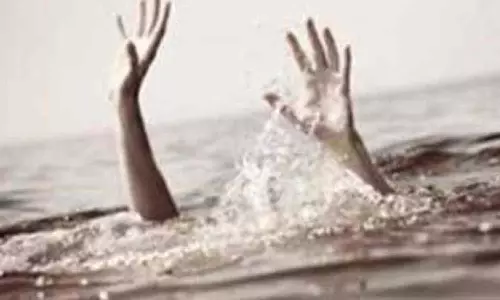 ராட்சத அலையில் சிக்கி லாரி டிரைவர் பலி