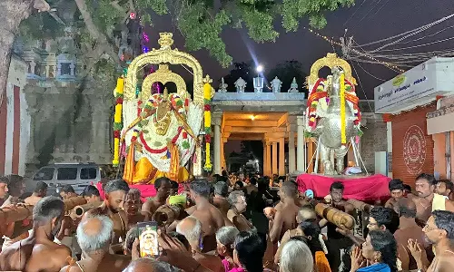 ஆழ்வார்திருநகரி  ஆதிநாதர் ஆழ்வார் கோவில் மாசித்திருவிழா கருட சேவை