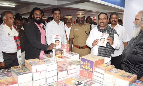 நீலகிரியில் புத்தக திருவிழாவில் குவிந்த பொதுமக்கள்