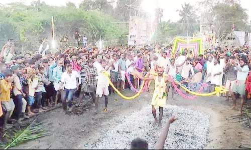 மகா முத்துமாரியம்மன் கோவிலில் தீமிதி திருவிழா